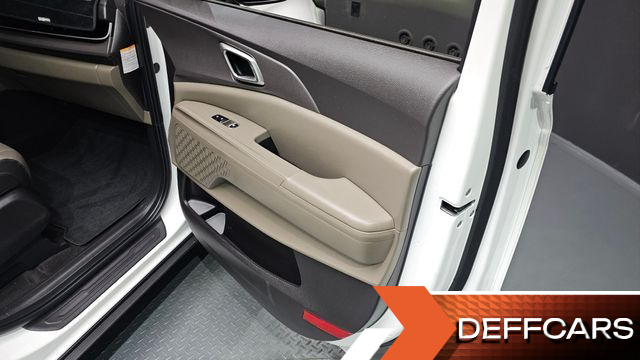Kia CARNIVAL HEV 9 seater Prestige купить на сайте DeffCars