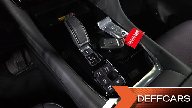 Toyota ALPHARD 2.5 HEV Executive AWD купить на сайте DeffCars