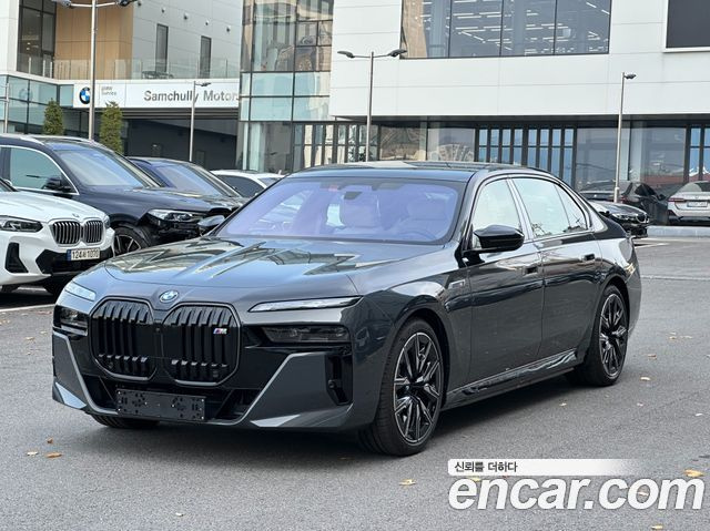 BMW I7 M70 xDrive M Performance купить на сайте DeffCars
