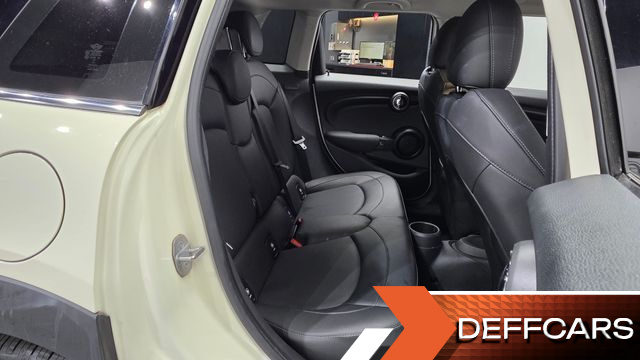 Mini COOPER 5Door Standard 3rd купить на сайте DeffCars