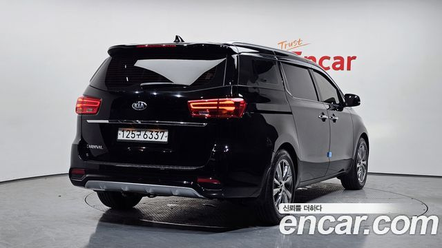 Kia CARNIVAL 9-Seater Prstige купить на сайте DeffCars