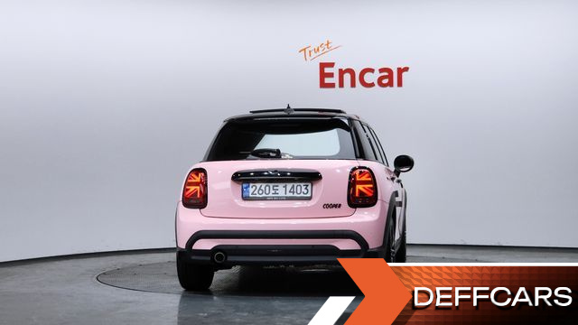 Mini COOPER 5-Door Classic Plus 3rd купить на сайте DeffCars