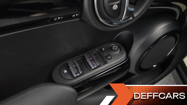 Mini COOPER 5Door Classic Launch Pack Third Generation купить на сайте DeffCars
