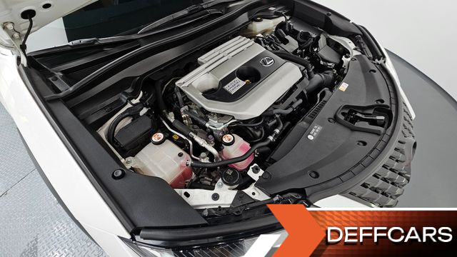 Lexus UX 2.0 2WD купить на сайте DeffCars