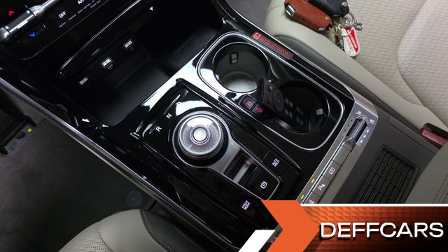 Kia CARNIVAL Gasoline 7-Seater Hi-Limousine Signature купить на сайте DeffCars