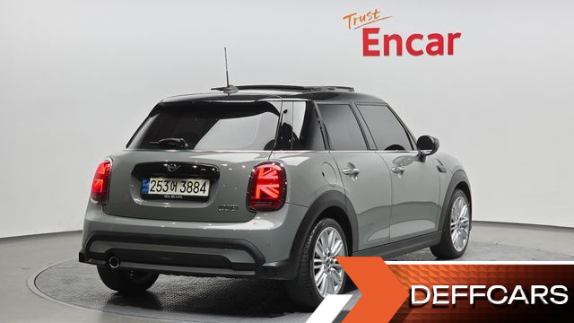 Mini COOPER 5-Door Classic Plus 3rd купить на сайте DeffCars