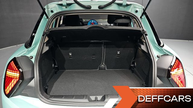 Mini COOPER 5Door Essential купить на сайте DeffCars