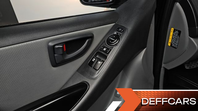 Hyundai STAREX Van 5-Seater Smart купить на сайте DeffCars