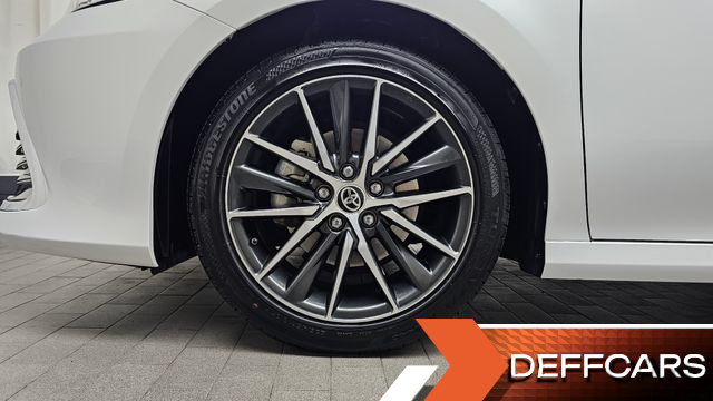 Toyota CAMRY 2.5 XLE Hybrid купить на сайте DeffCars