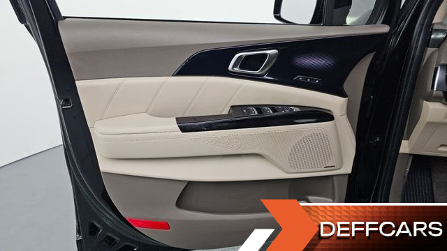 Kia CARNIVAL Gasoline 9-Seater Hi-Limousine Signature купить на сайте DeffCars