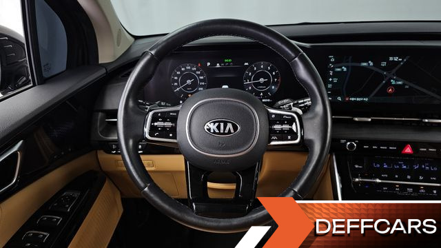 Kia CARNIVAL Gasoline 7-Seater Signature купить на сайте DeffCars