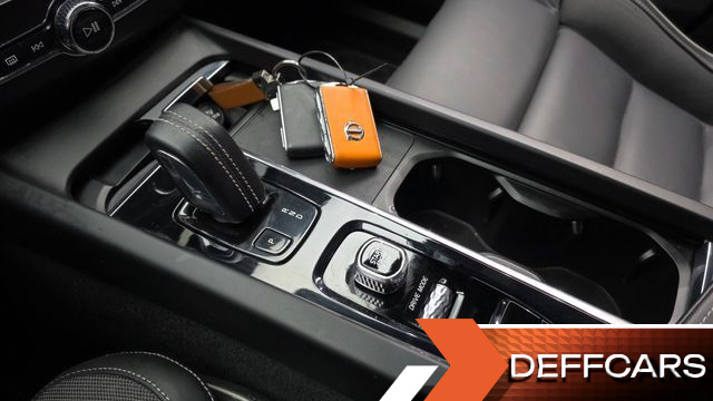 Volvo XC60 T8 R-Design купить на сайте DeffCars