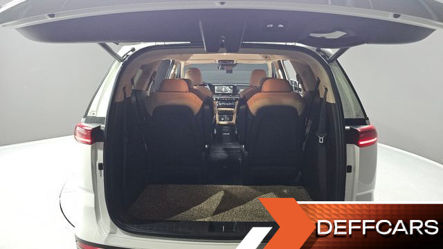 Kia CARNIVAL Gasoline 9-Seater Signature купить на сайте DeffCars