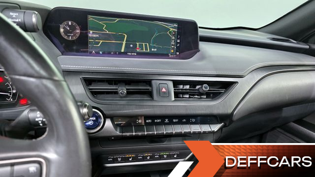 Lexus UX 2.0 AWD купить на сайте DeffCars