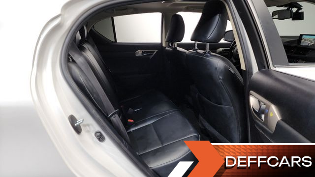 Lexus CT200H 1.8 Supreme ZWA10 купить на сайте DeffCars