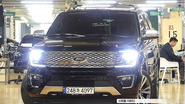 Ford EXPEDITION Platinum 4WD 7Seater купить на сайте DeffCars