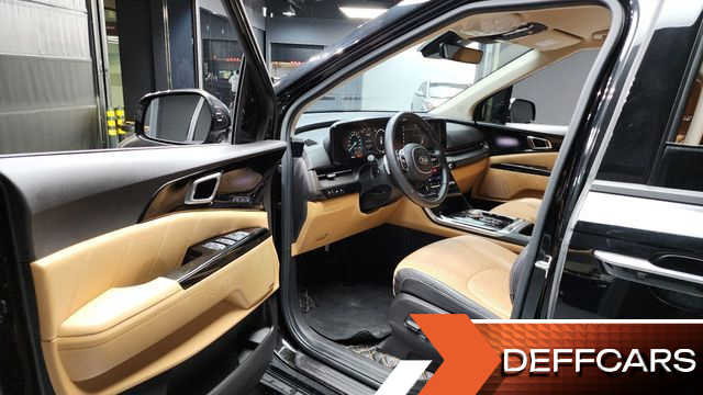 Kia CARNIVAL Gasoline 9-Seater Signature купить на сайте DeffCars