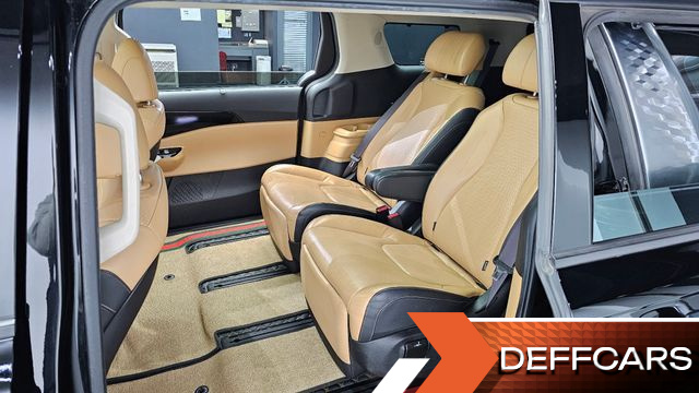 Kia CARNIVAL Gasoline 7-Seater Signature купить на сайте DeffCars