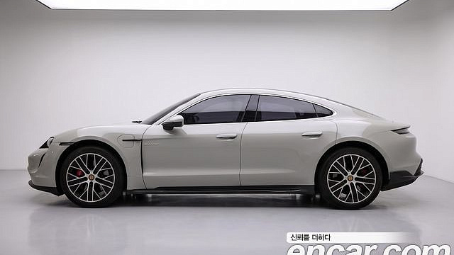 Porsche TAYCAN 4S купить на сайте DeffCars