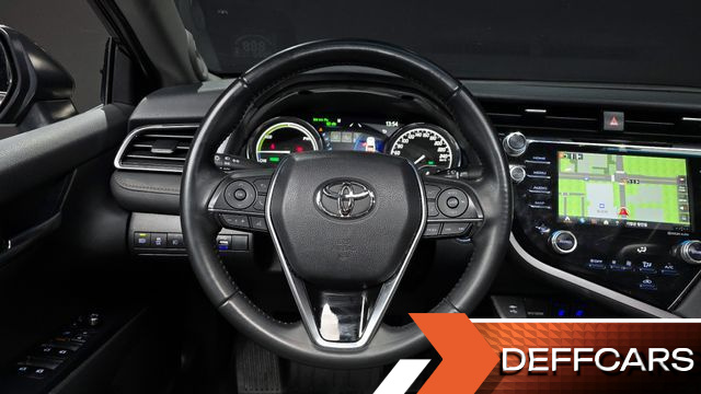 Toyota CAMRY 2.5 XLE Hybrid купить на сайте DeffCars