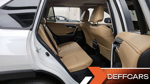Toyota RAV4 2,5 4WD Hybrid LTD купить на сайте DeffCars