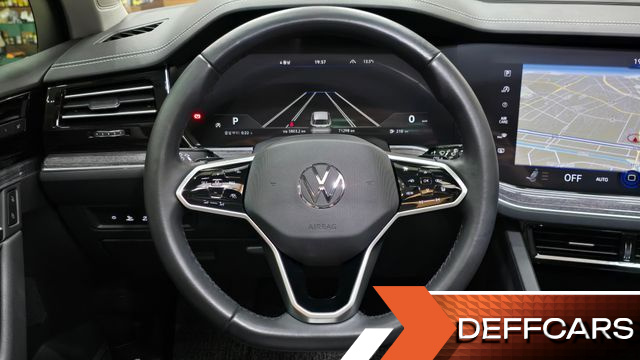 Volkswagen TOUAREG 3.0 TDI Premium купить на сайте DeffCars