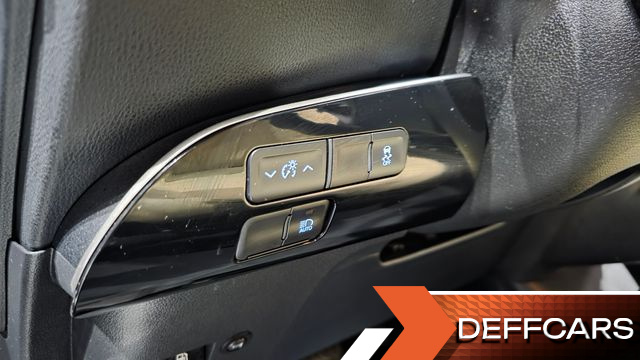Toyota PRIUS 1.8 купить на сайте DeffCars