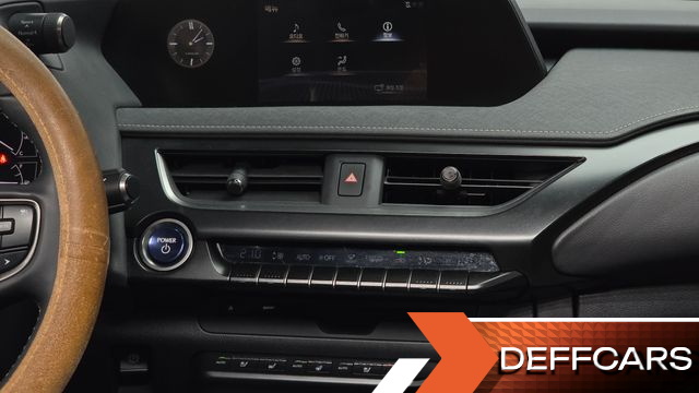 Lexus UX 2.0 2WD купить на сайте DeffCars