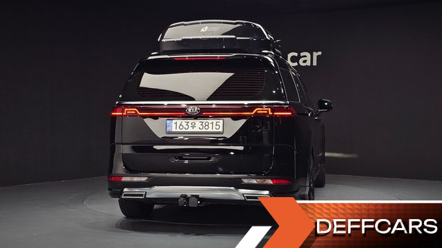Kia CARNIVAL Gasoline 7-Seater Signature купить на сайте DeffCars