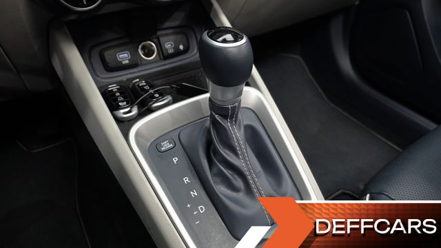 Hyundai VENUE 1.6 Flux купить на сайте DeffCars