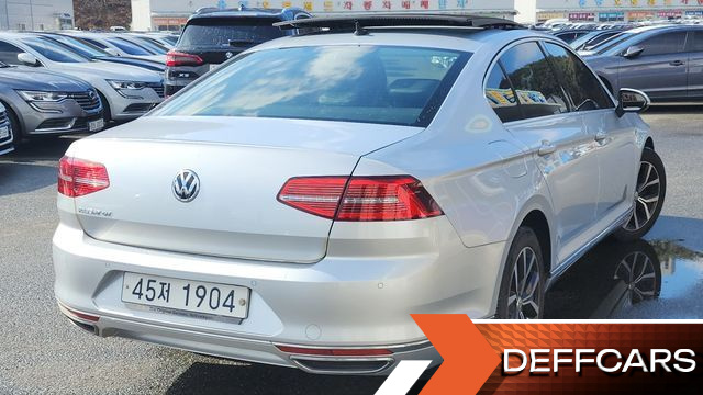 Volkswagen PASSAT 2.0 TDI Premium купить на сайте DeffCars