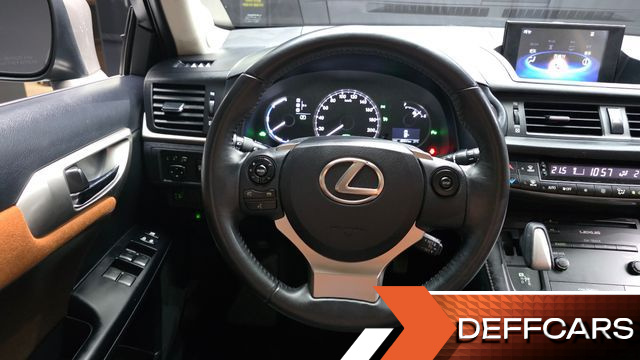 Lexus CT200H 1.8 Supreme ZWA10 купить на сайте DeffCars