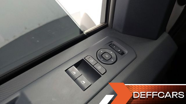 Kia PV5 Taxi 5 Seater Basic купить на сайте DeffCars