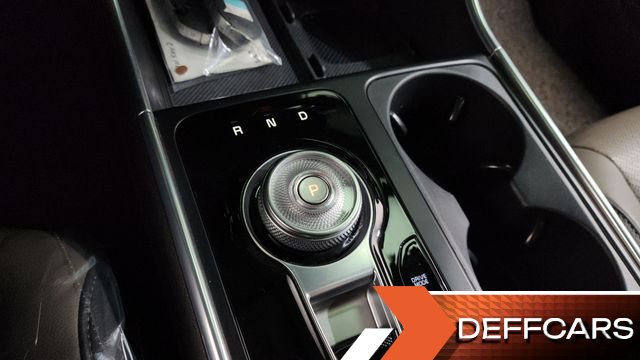 Kia CARNIVAL 9-Seater Signature купить на сайте DeffCars
