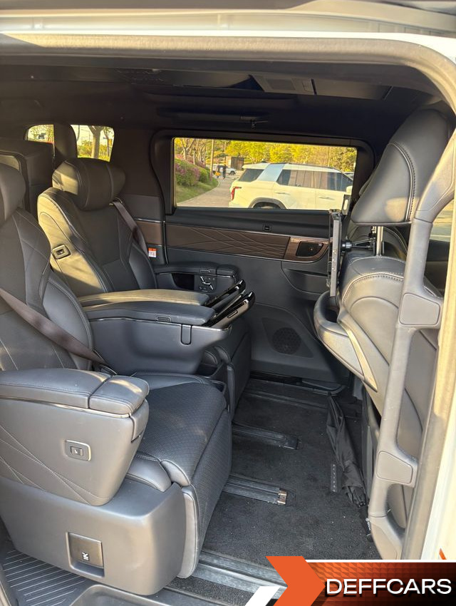 Toyota ALPHARD 2.5 HEV Executive AWD купить на сайте DeffCars