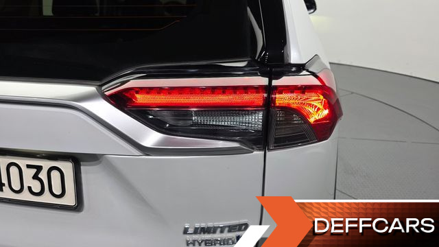 Toyota RAV4 2,5 4WD Hybrid LTD купить на сайте DeffCars