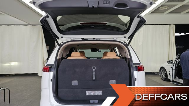 Kia CARNIVAL Gasoline 9-Seater Signature купить на сайте DeffCars