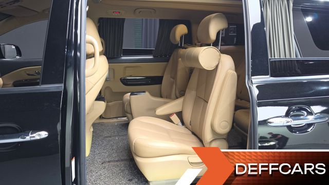 Kia CARNIVAL 9-Seater Hi-Limousine Noblesse Special купить на сайте DeffCars