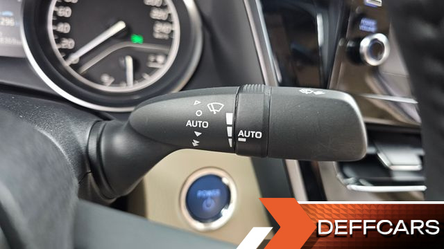 Toyota CAMRY 2.5 XLE Hybrid купить на сайте DeffCars