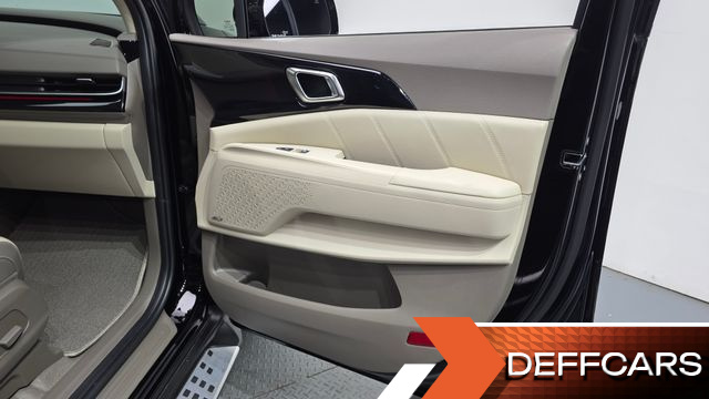 Kia CARNIVAL Gasoline 7-Seater Hi Limousine Signature купить на сайте DeffCars