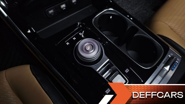 Kia CARNIVAL Gasoline 7-Seater Signature купить на сайте DeffCars