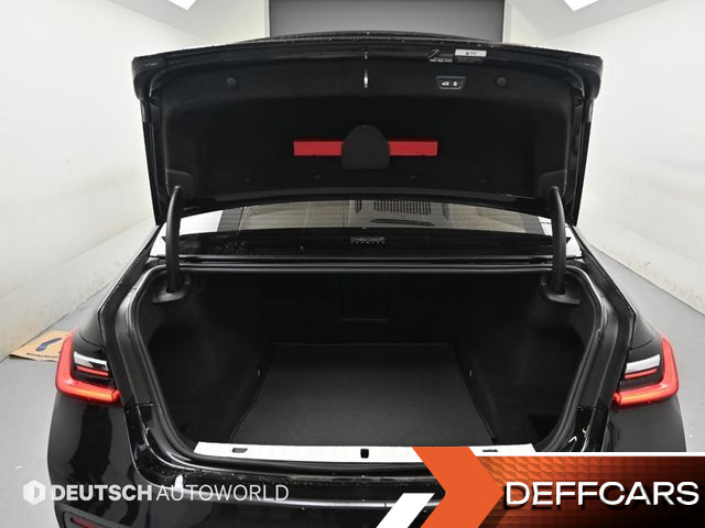 BMW 7-SERIES 740Li xDrive M Sport Package купить на сайте DeffCars