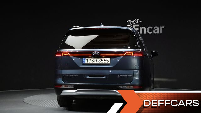 Kia CARNIVAL Gasoline 7-Seater Signature купить на сайте DeffCars