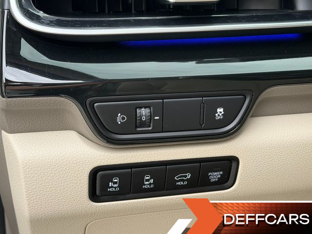 Kia CARNIVAL Gasoline 9-Seater Signature купить на сайте DeffCars