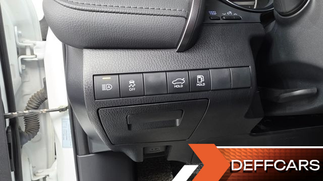 Toyota CAMRY 2.5 XLE Hybrid купить на сайте DeffCars