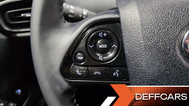 Toyota PRIUS 1.8 купить на сайте DeffCars