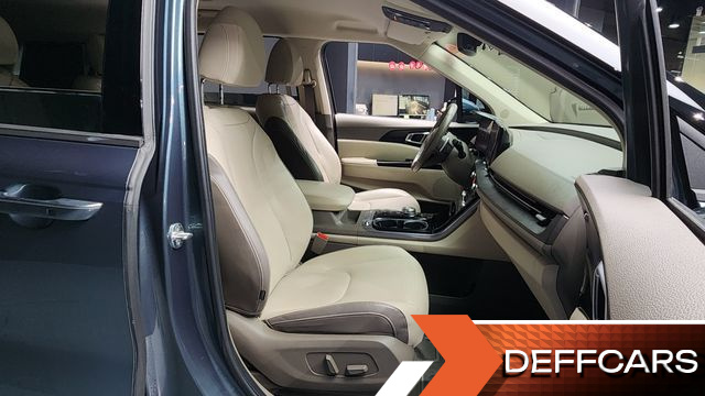 Kia CARNIVAL Gasoline 7-Seater Signature купить на сайте DeffCars