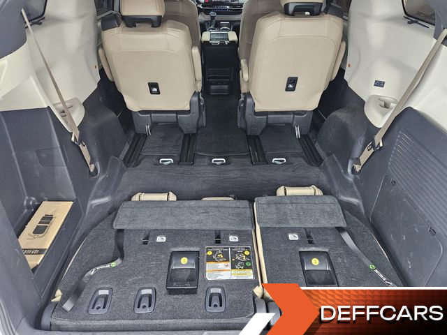 Toyota SIENNA 2.5 Hybrid AWD купить на сайте DeffCars