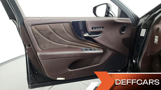 Lexus LS 3.5 Luxury AWD купить на сайте DeffCars