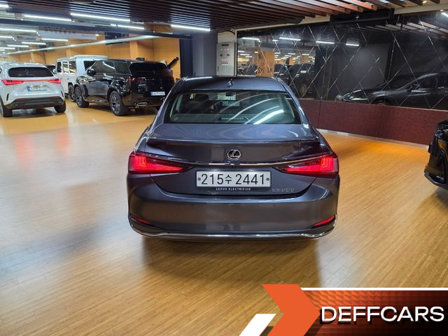 Lexus ES Executive купить на сайте DeffCars